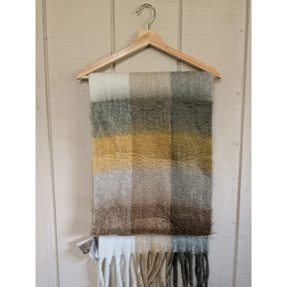 Celtic Ore Knitwear‎ Irish Wool Blend Plaid Scarf Mustard Taupe Fringe  Ireland